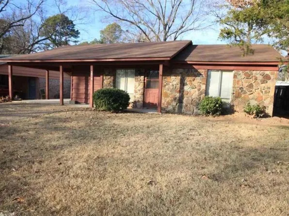 5210 Park Village Dr, Little Rock, AR 72209