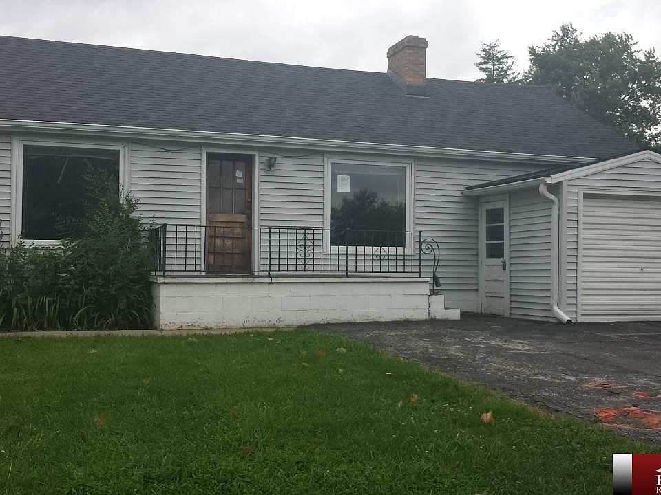 1st image of 5826 S 49th St