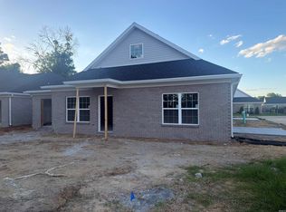 6707 Palm Dr, Evansville, IN 47715