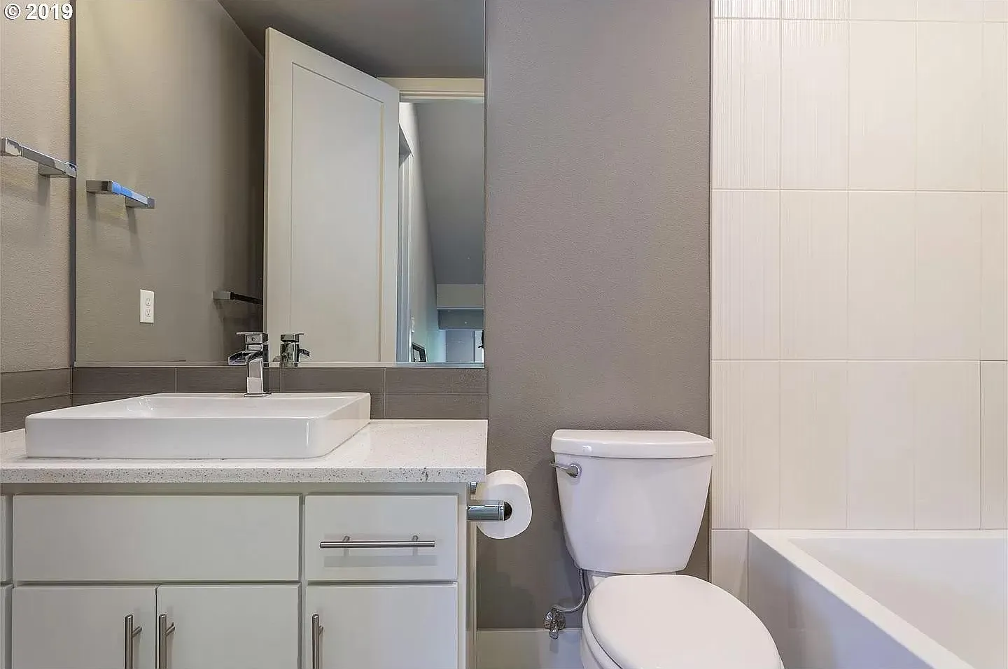 5 bed, 3700 sqft, $5,000 — Photo 4