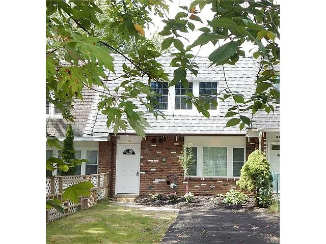 40 Patio Rd photo 1