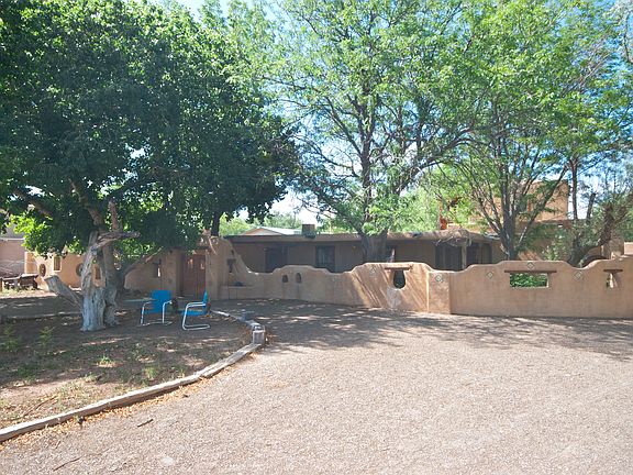 2nd image of 565 W Ella Dr