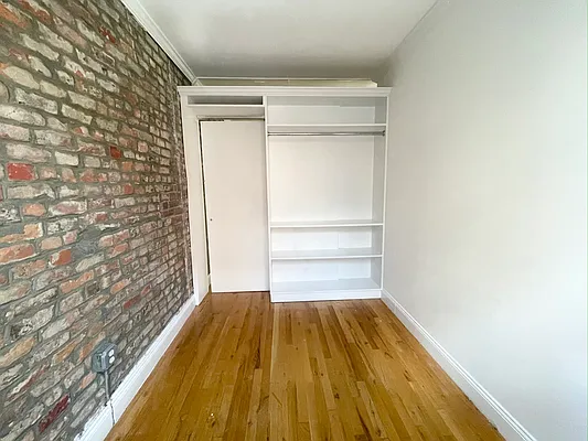 Rented by Meraki Realty LLC | media 16