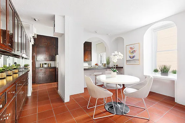 Sold by Compass | media 20