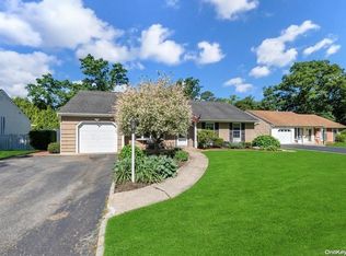 6 Barrett Ct, Nesconset, NY