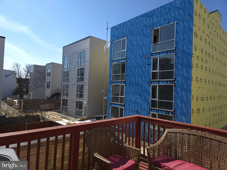1558 N Randolph St — Photo 26