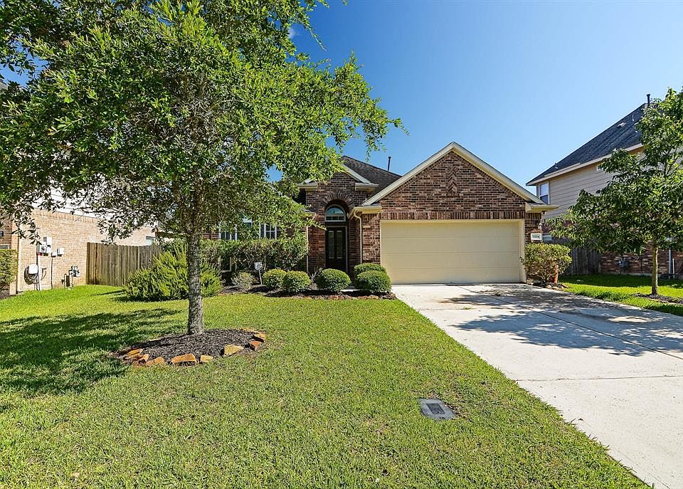1st image of 7504 Lakeside Manor Ln