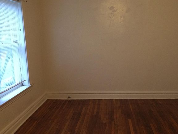 2nd image of 2114 Crescent Ave