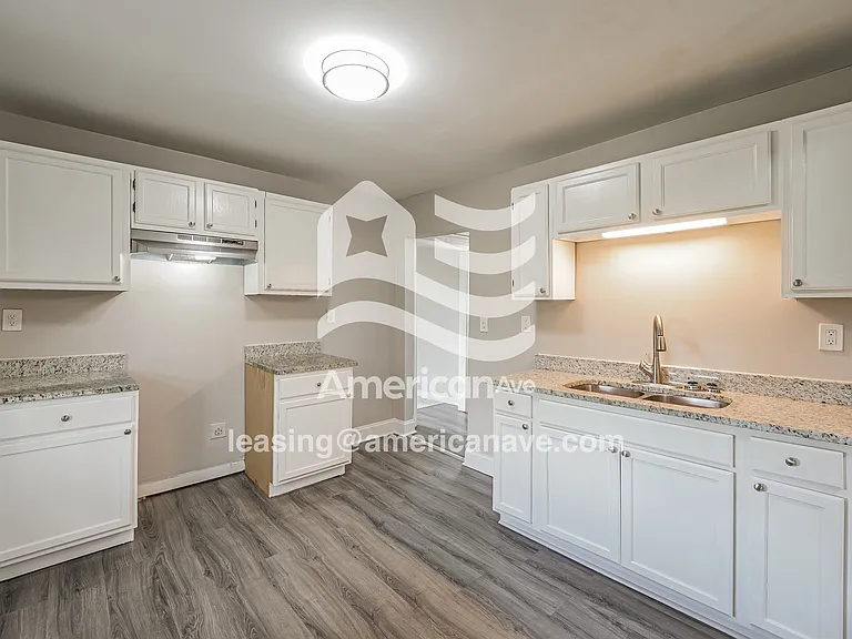 1095453_004_kitchen_5.jpg