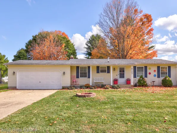 6123 King Arthur Dr, Swartz Creek, MI 48473