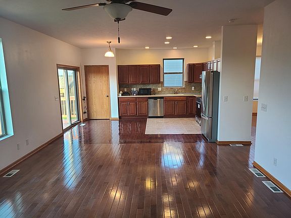 4th image of 2302 Aberdeen Dr