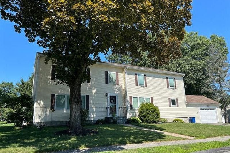 1st image of 5 Elliot Rd