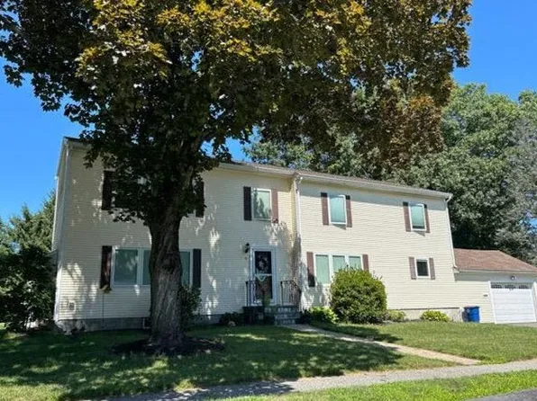 5 Elliot Rd, Lynnfield, MA 01940