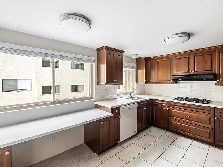 11260 Overland Ave #23G — Photo 6