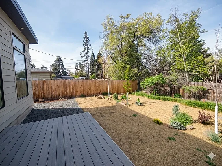746 NE Revere Ave — Photo 25
