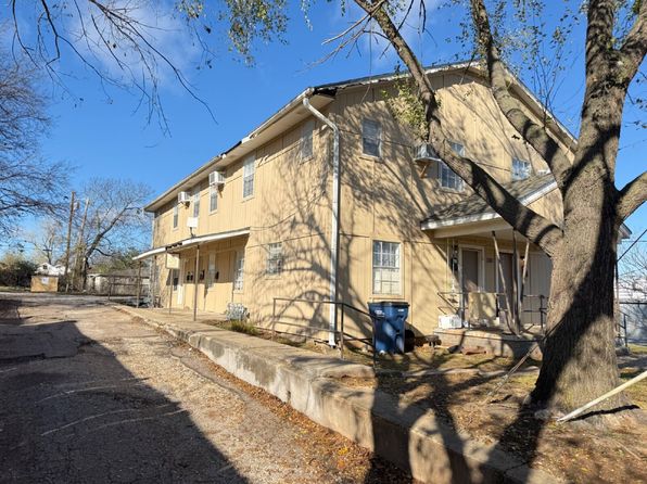 813 N University St APT 5