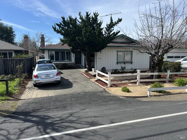 19436 Riverside Dr, Sonoma, CA 95476