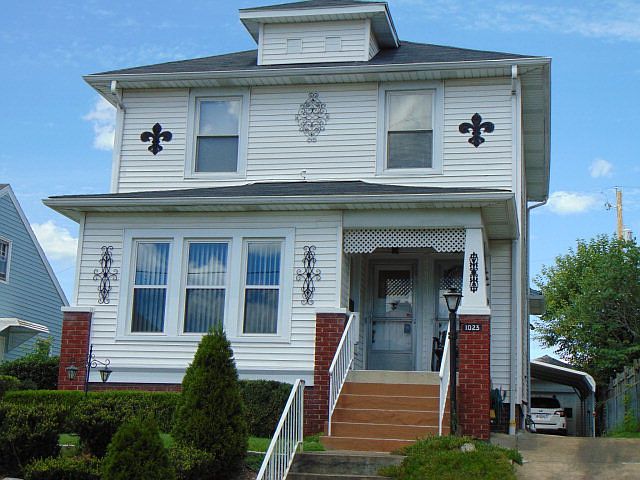 1st image of 1023 22nd St