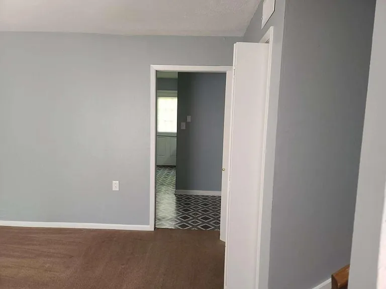 329 E 6th St #2 — Photo 3