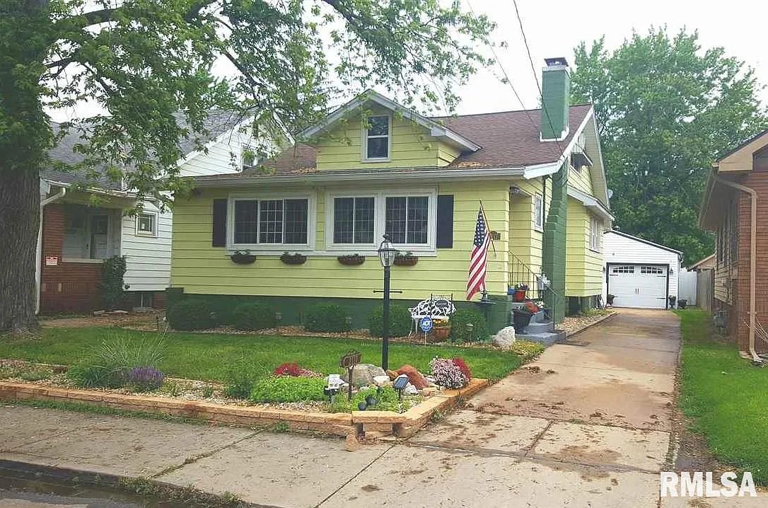 2117 W Barker Ave photo 1