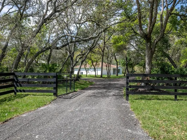 36823 Mill Creek Rd, Eustis, FL 32736