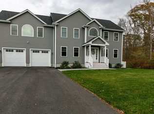 26 Bergeron Ln, Westport, MA 02790