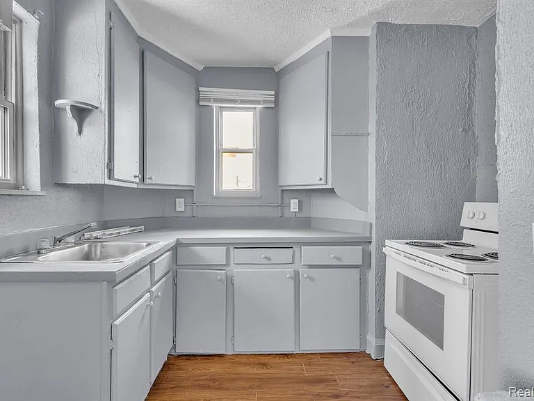 17701 Manderson Rd — Photo 34
