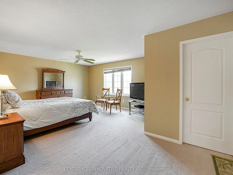 14 Middlecote Dr — Photo 10