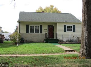 924 S 17th St, Centerville, IA 52544
