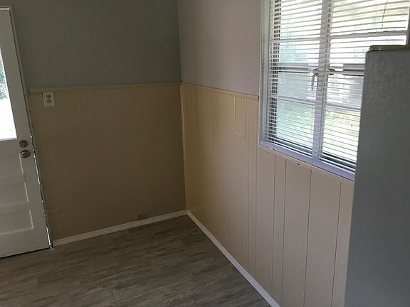2nd image of 1921 Ravenswood Dr