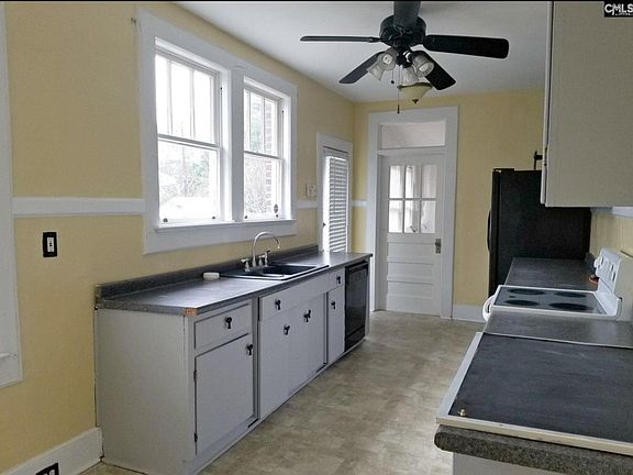 Large eat in kitchen