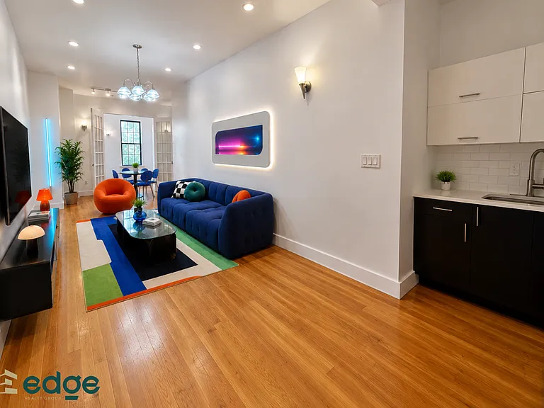 231 Jefferson St #2R — Photo 2