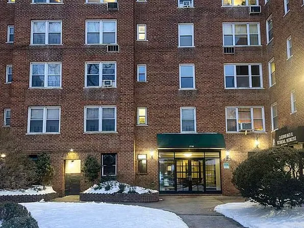 27-04 Parsons Blvd #6B, Flushing, NY 11354