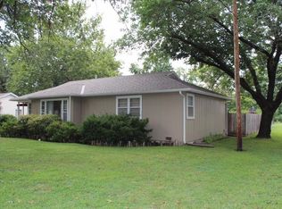 1300 N 5th St, Neodesha, KS 66757