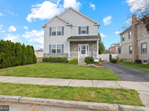 221 Seneca St, Essington, PA 19029