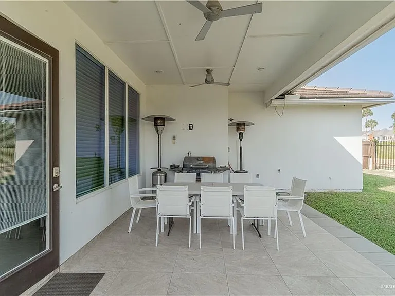 2707 El Jardin — Photo 18
