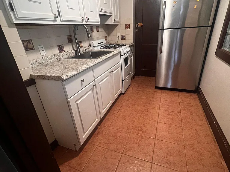 5 Maple Ave #15 — Photo 2