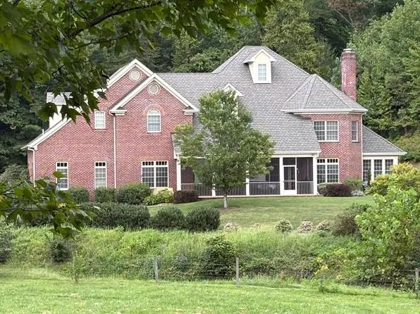 260 Meadow Ridge Ln, Boones Mill, VA 24065