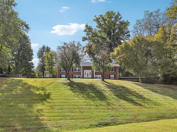 2nd image of 2411 Cloverdale Rd