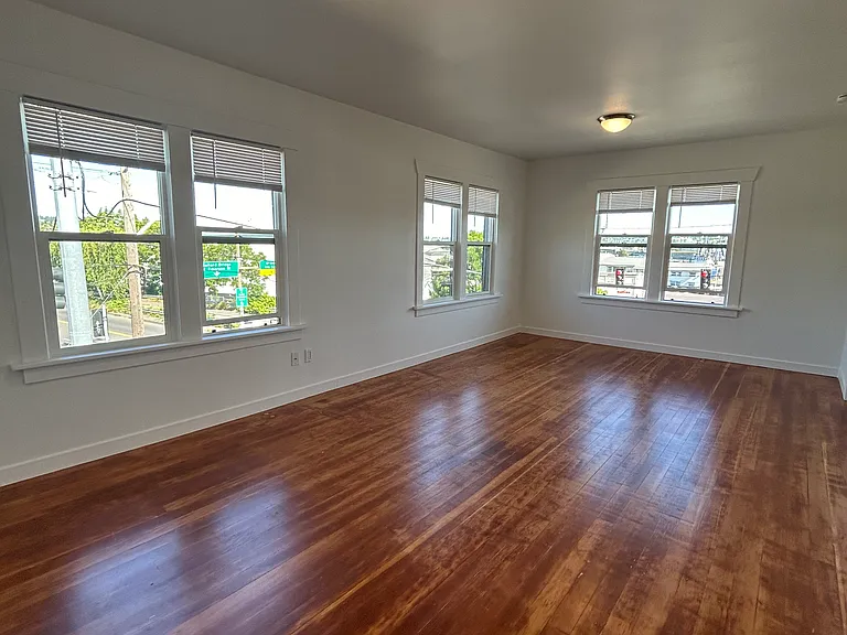 1223 W Nickerson St #8 — Photo 1