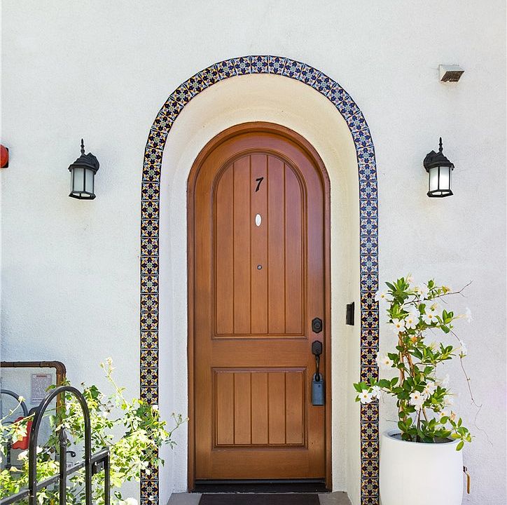 1st image of 250 Arroyo Dr #7