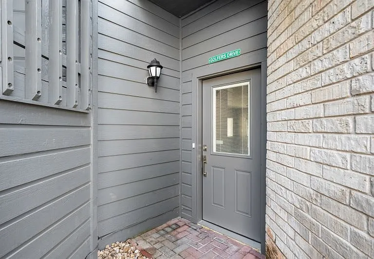 210 Oak St #1101 — Photo 3