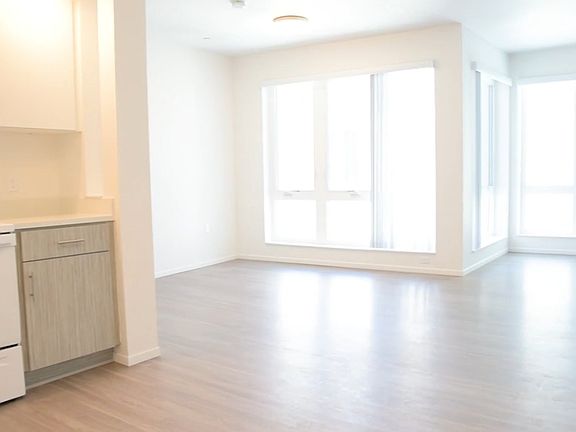 4th image of 4340 44th St