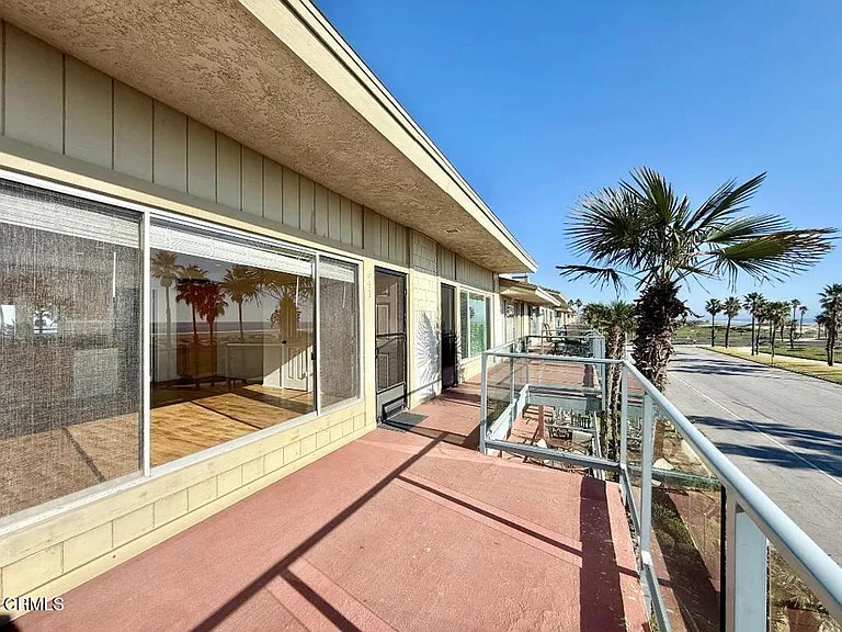 641 Ocean View Dr — Photo 3