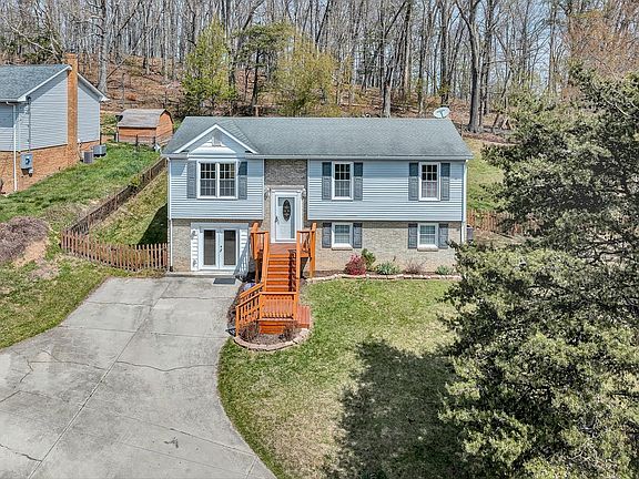 2nd image of 385 Tanglewood Dr