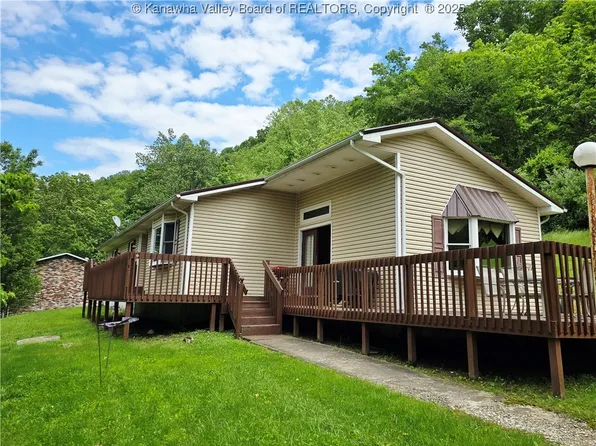 3248 Windmere Dr, Huntington, WV 25704