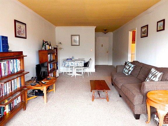 2nd image of 2 Birchwood Ct APT 5A