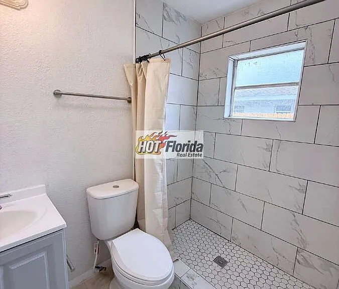 612 Jupiter Ave NW — Photo 11