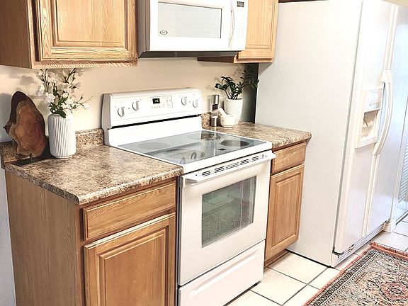 5th image of 4716 S Woodduck Ln