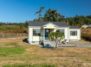 805 Farmington Dr, Greenbank, WA 98253